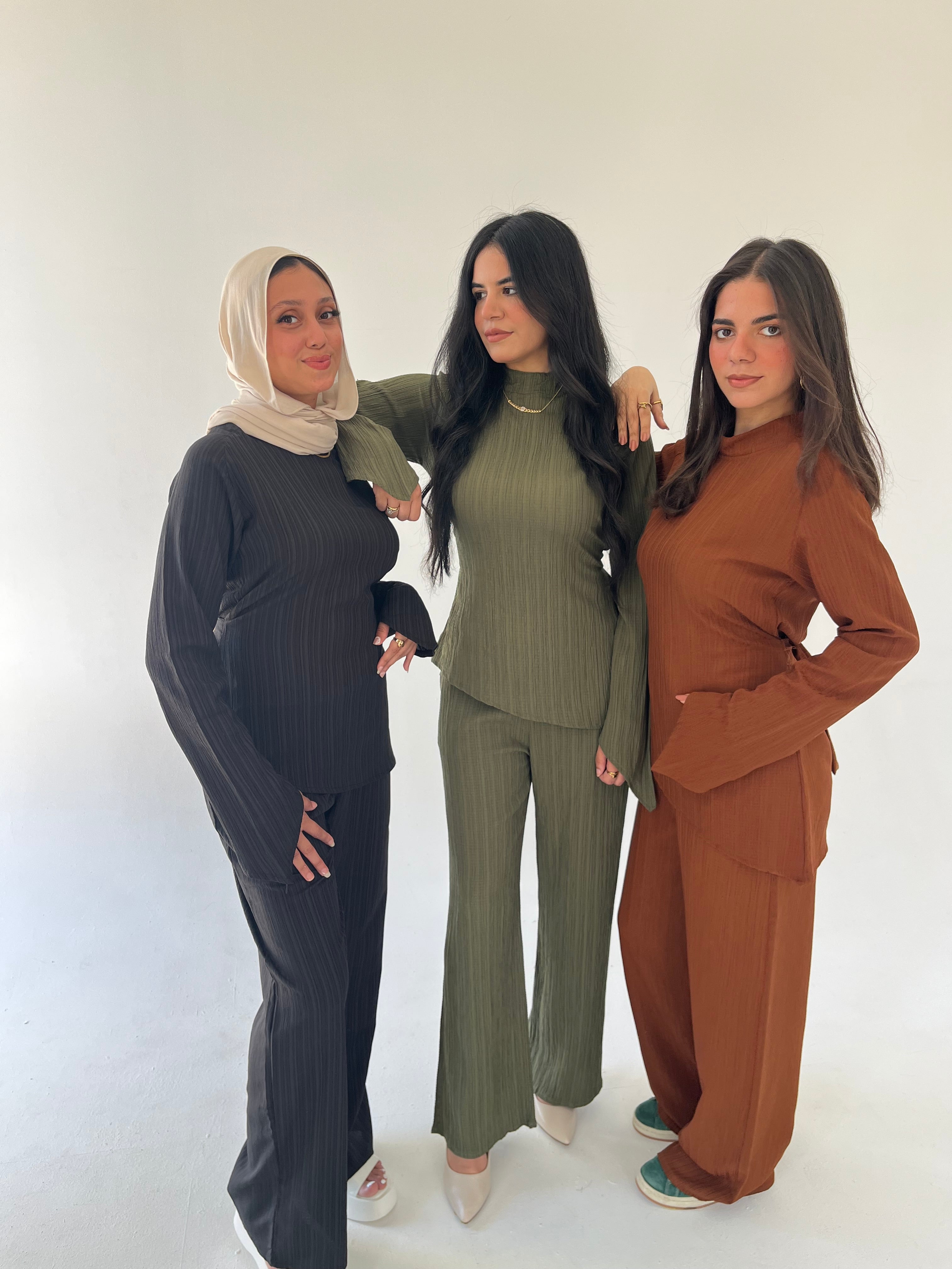 Modest Set