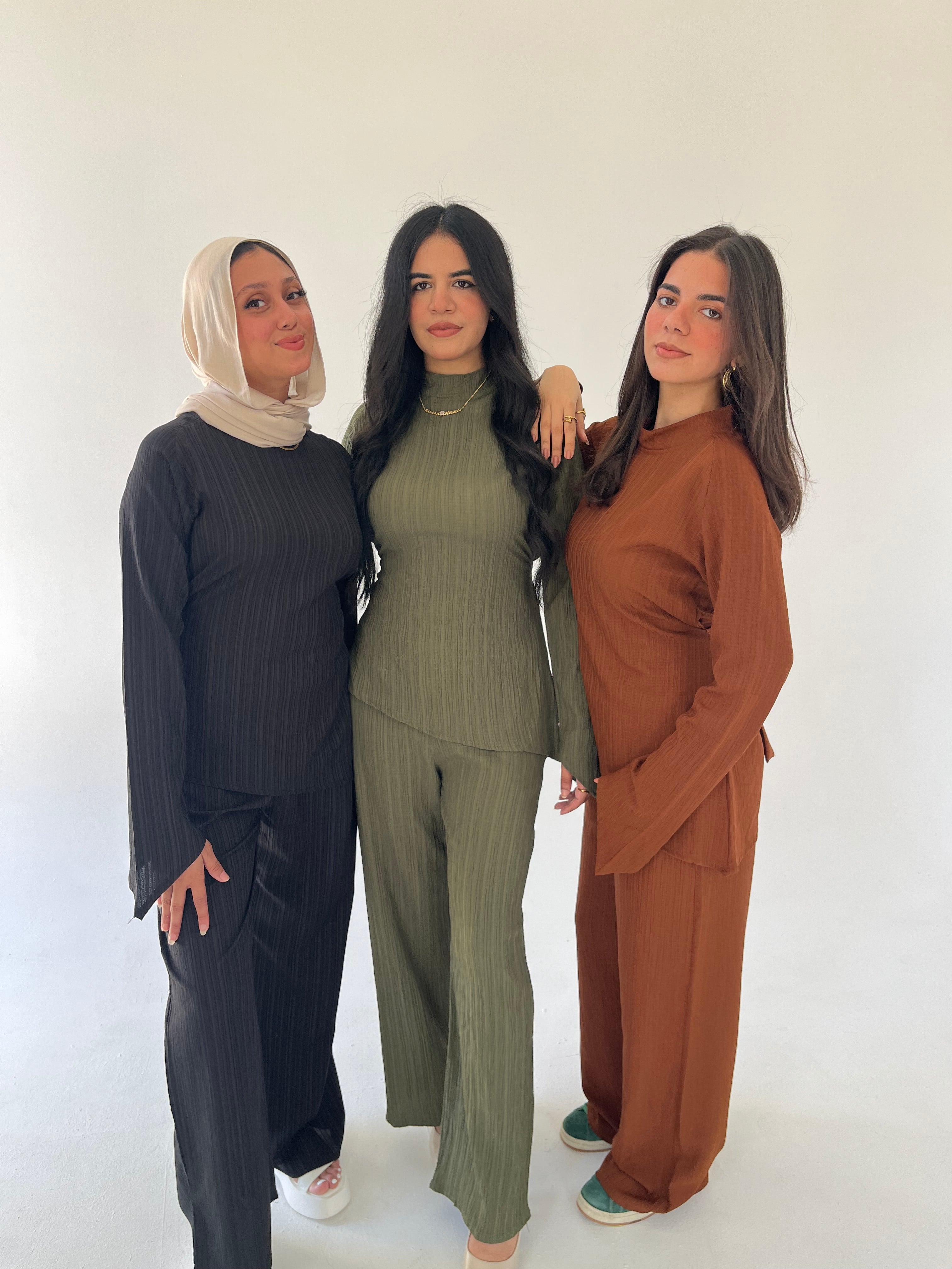 Modest Set