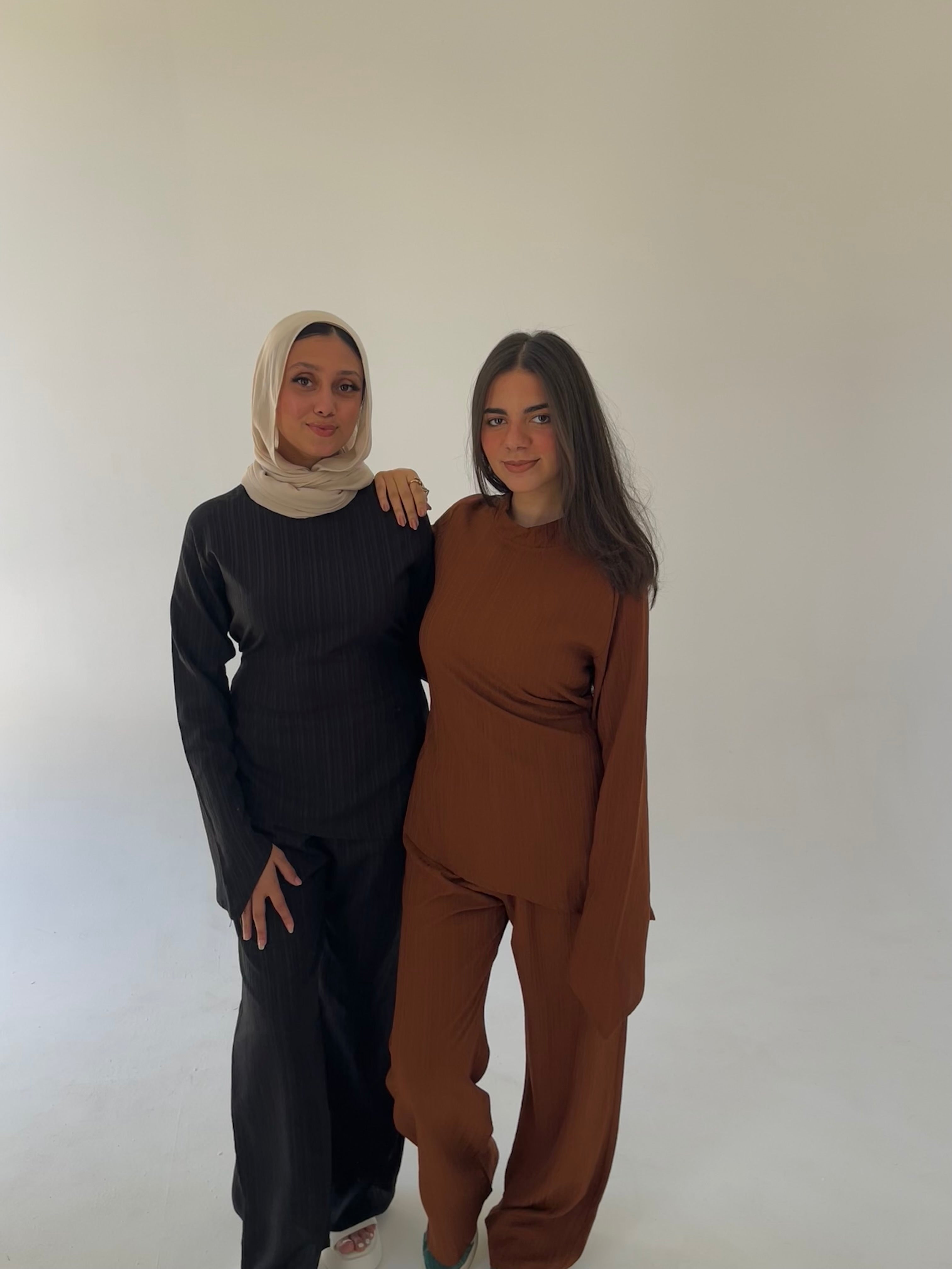 Modest Set
