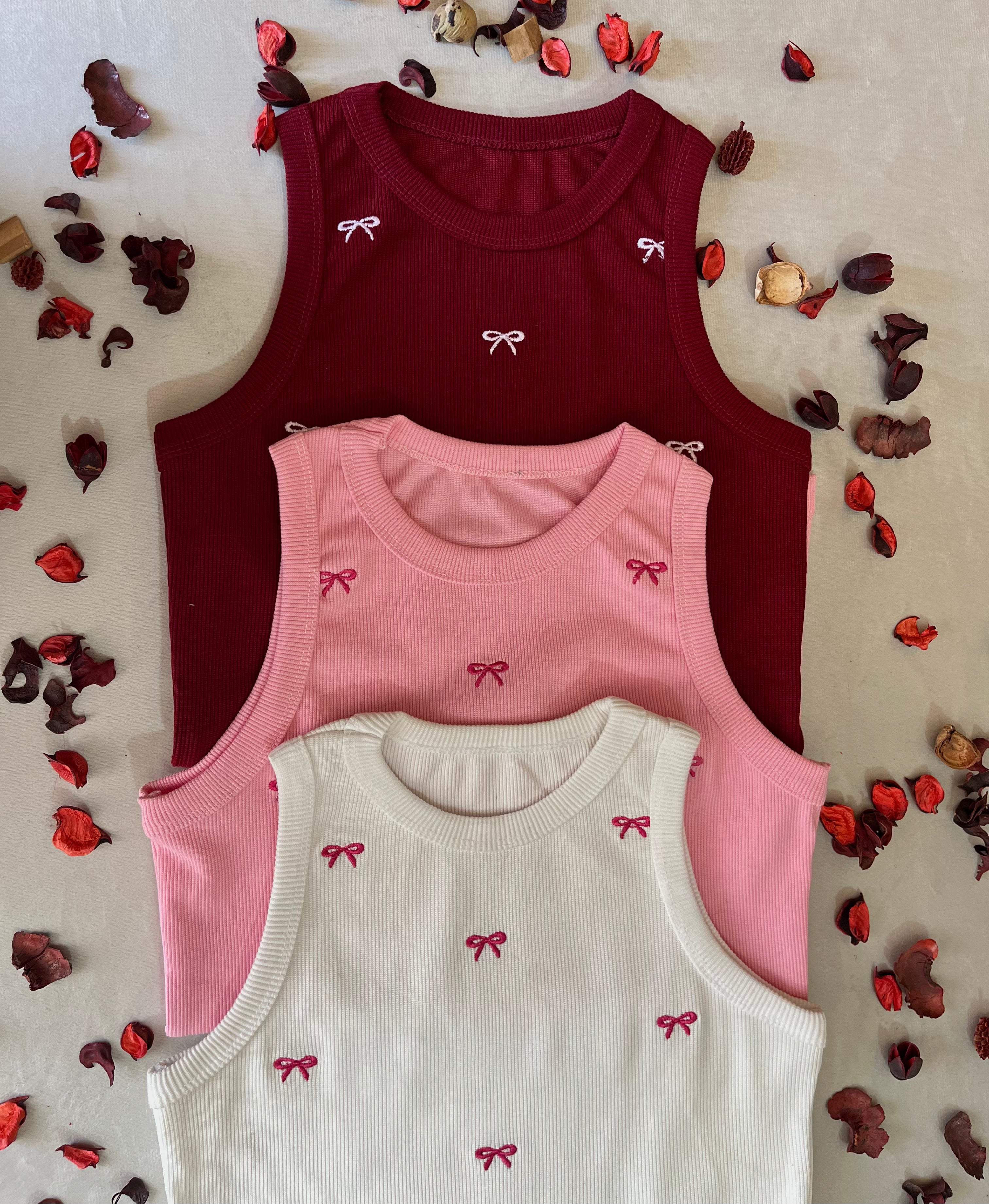 قميص كت بدون أكمام مزين بفيونكة