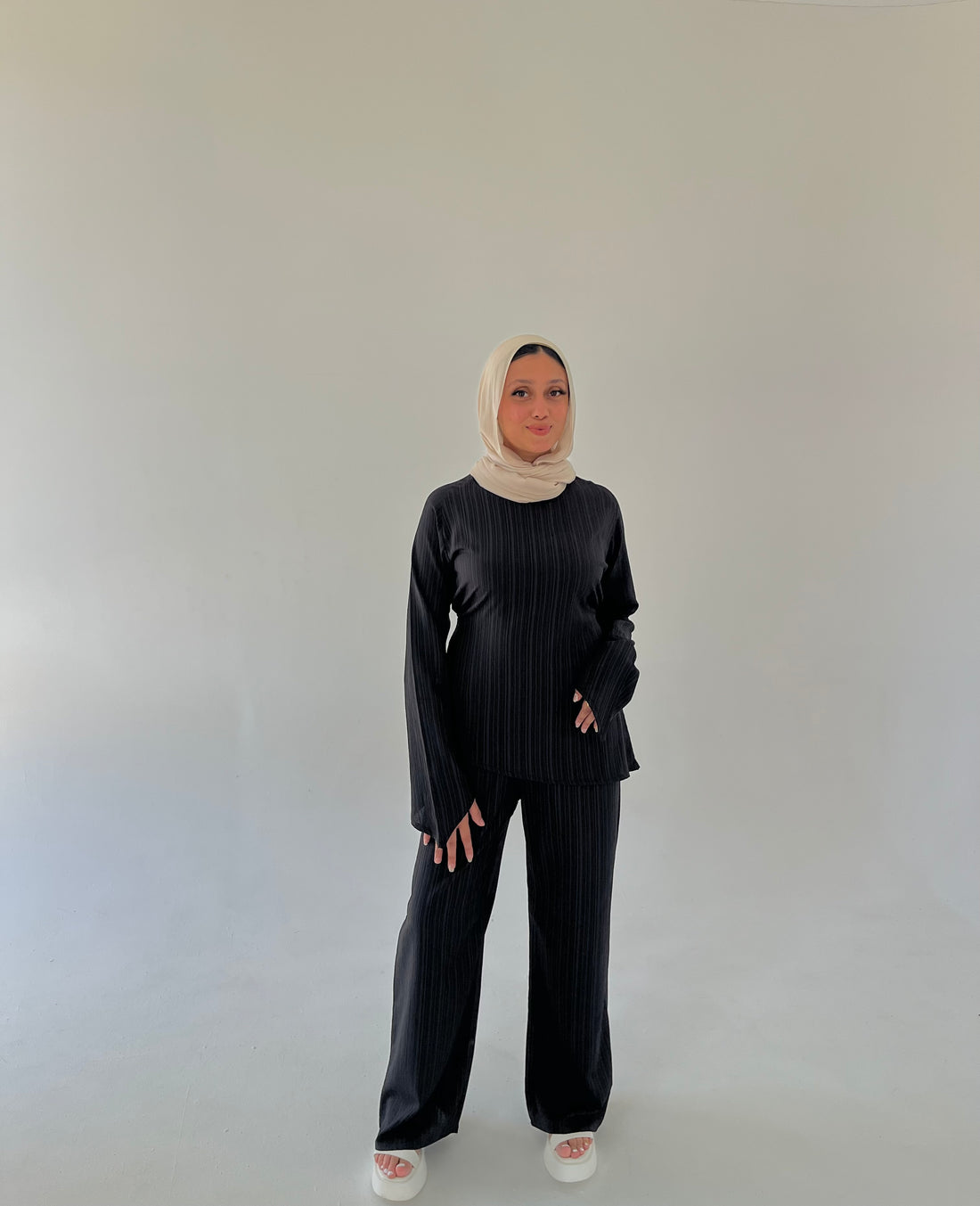 Modest Set