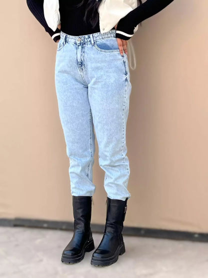 Light Mom-Fit Jeans